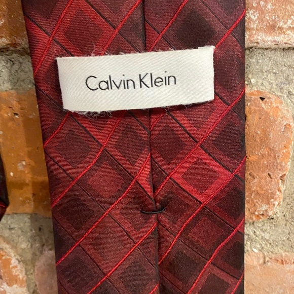 Men’s red necktie - Picture 3 of 4